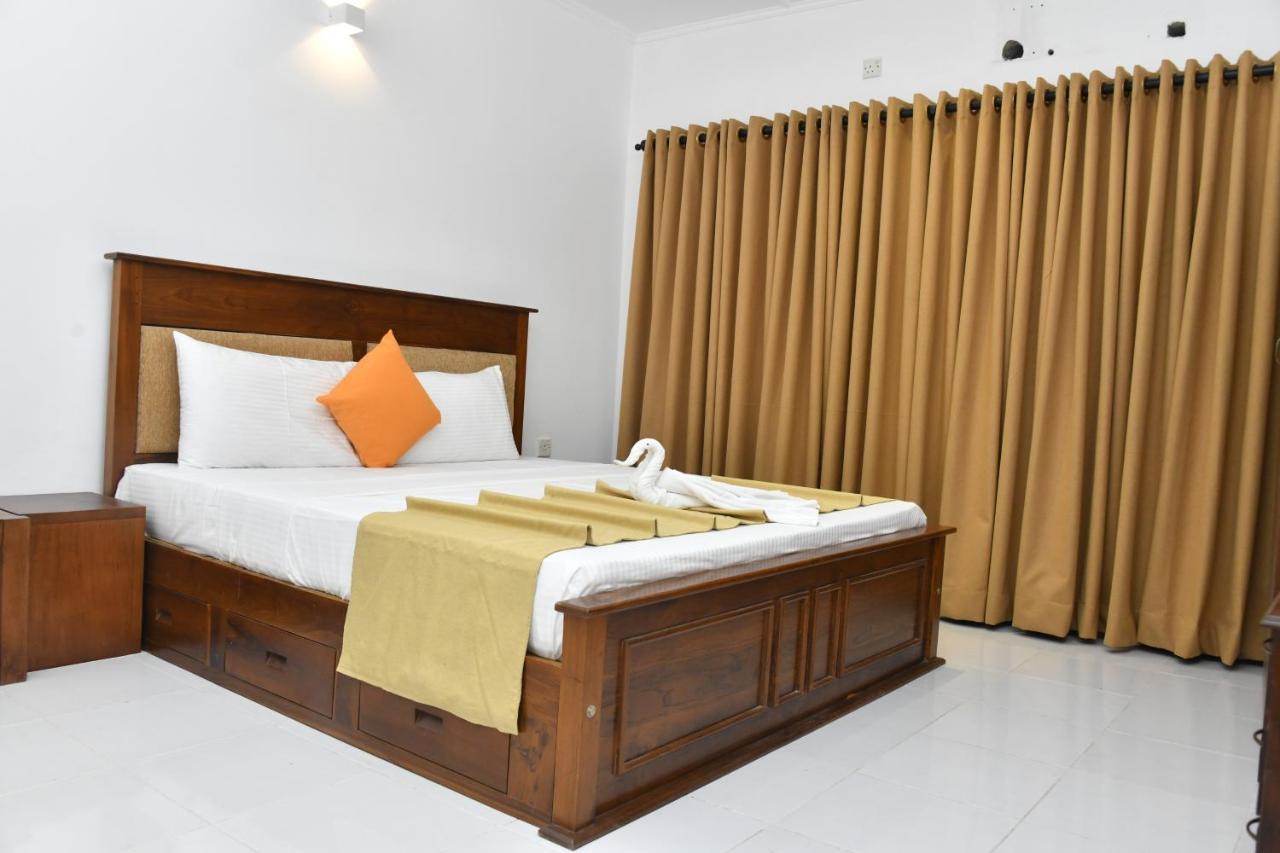 Urban Deck Bed & Breakfast Colombo Exterior photo